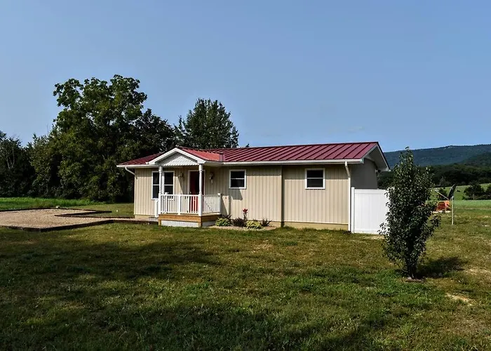 Holly Tree Retreat Located In Beautiful Luray, Va.
