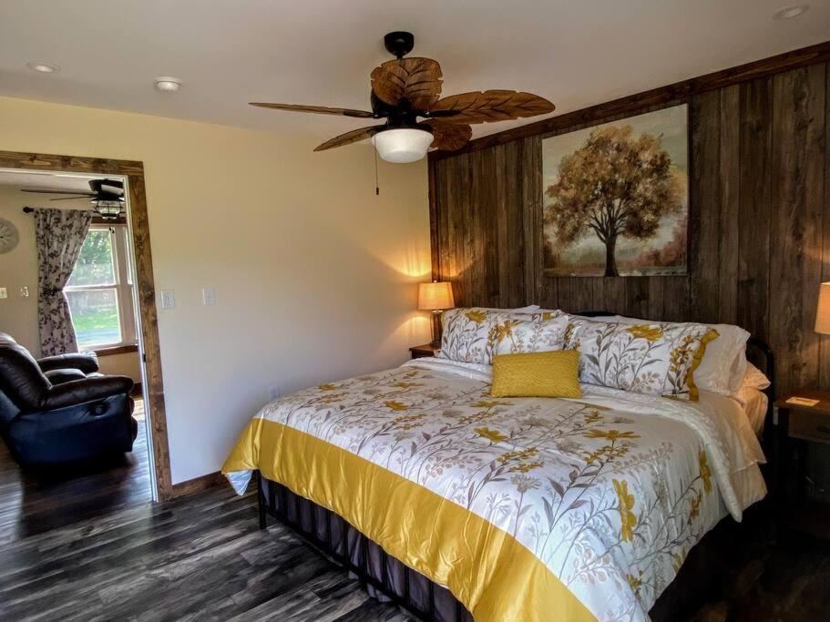 Holly Tree Retreat Located In Beautiful Luray, Va. * Luray