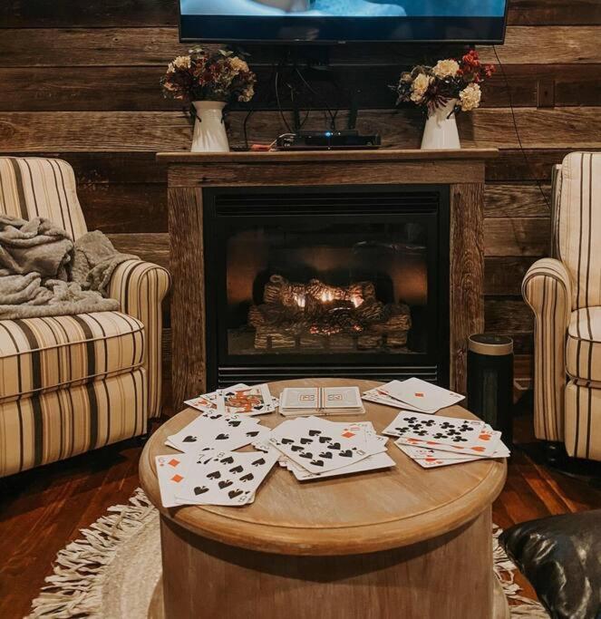 Holly Tree Retreat Located In Beautiful Luray, Va. Holiday home