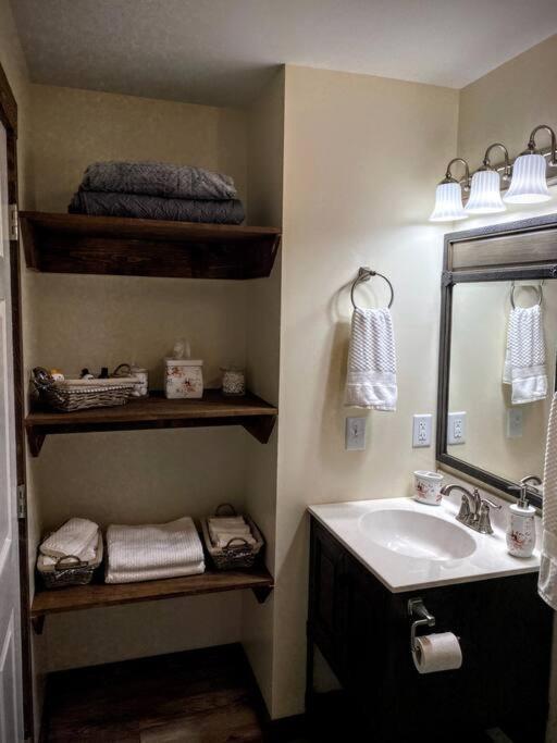 Holly Tree Retreat Located In Beautiful Luray, Va. *