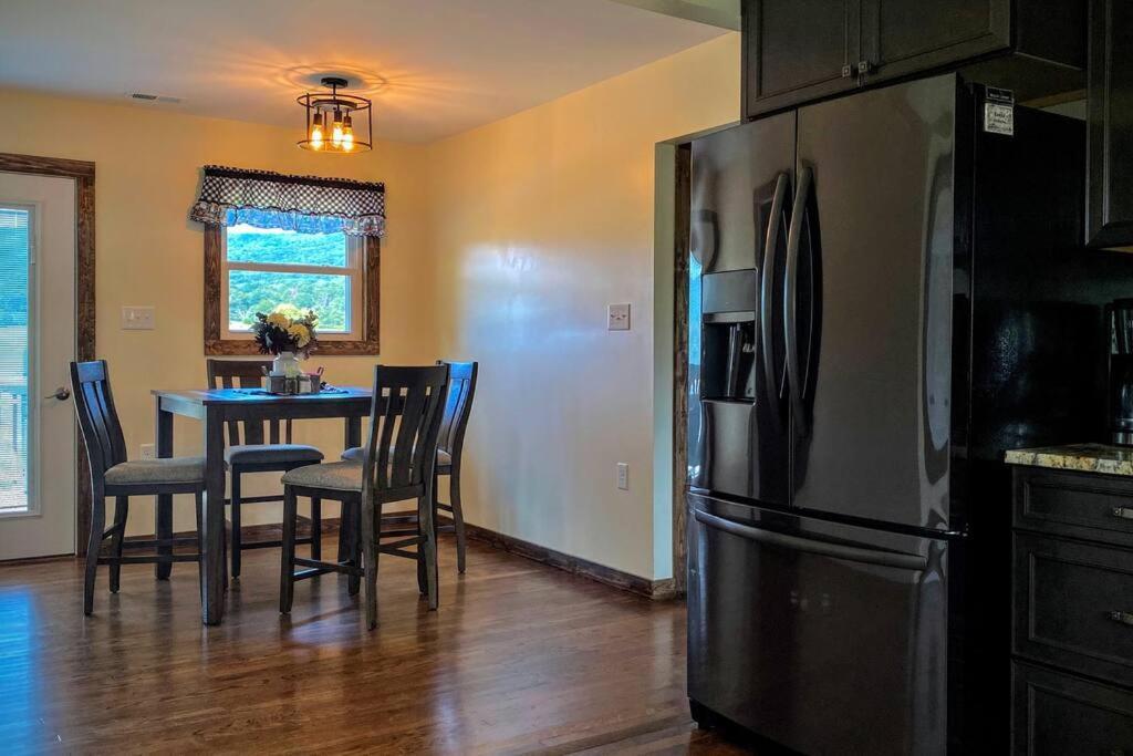 Holly Tree Retreat Located In Beautiful Luray, Va.
