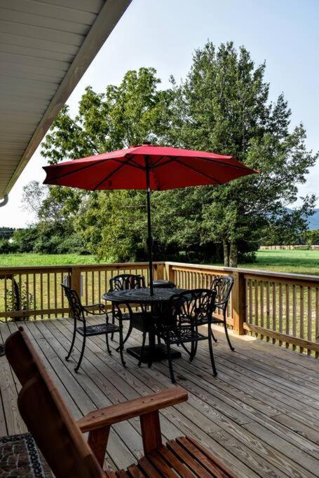 Holly Tree Retreat Located In Beautiful Luray, Va. *
