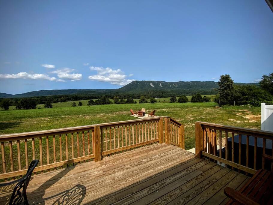 Holly Tree Retreat Located In Beautiful Luray, Va. * Luray