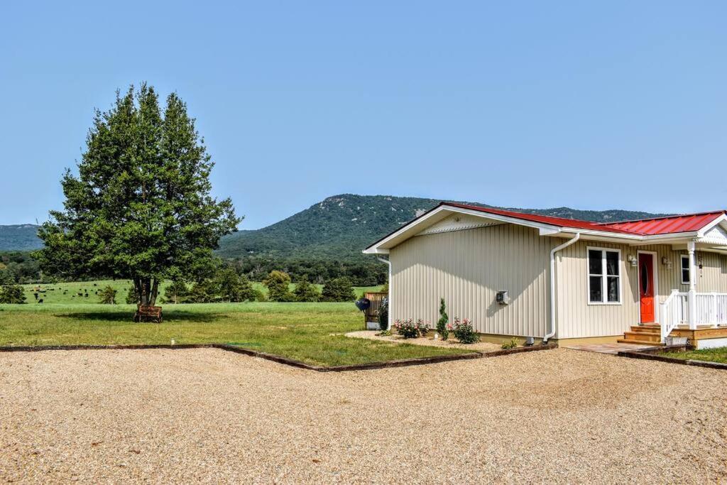 Holly Tree Retreat Located In Beautiful Luray, Va. * Luray